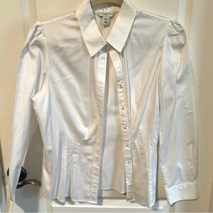 Banana Republic White Cotton Stretch Button down blouse, fitted w/ puff sleeves